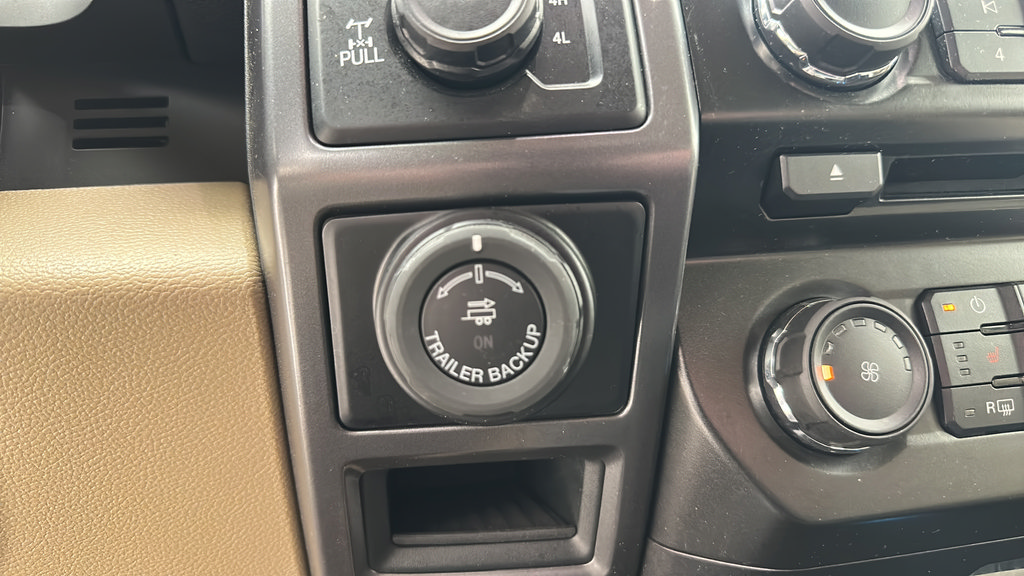 Used 2017 Ford F150 XLT w/ Equipment Group 302A Luxury AWD/4WD image 24