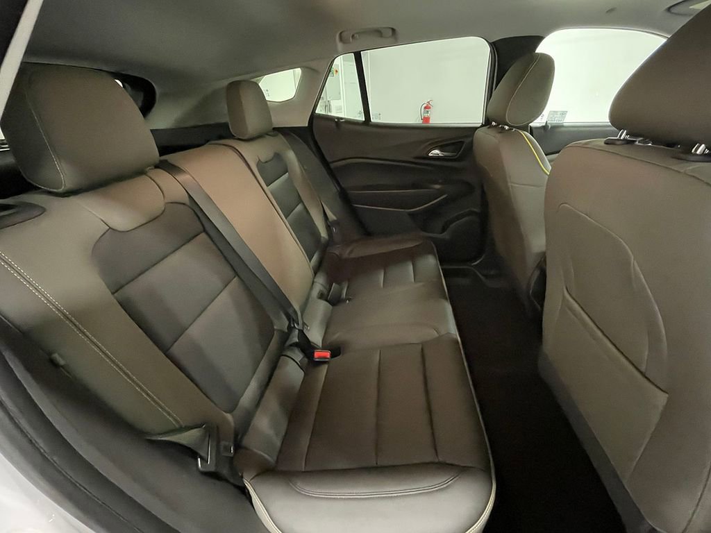 Used 2025 Chevrolet Trax ACTIV w/ Sunroof Package FWD image 23