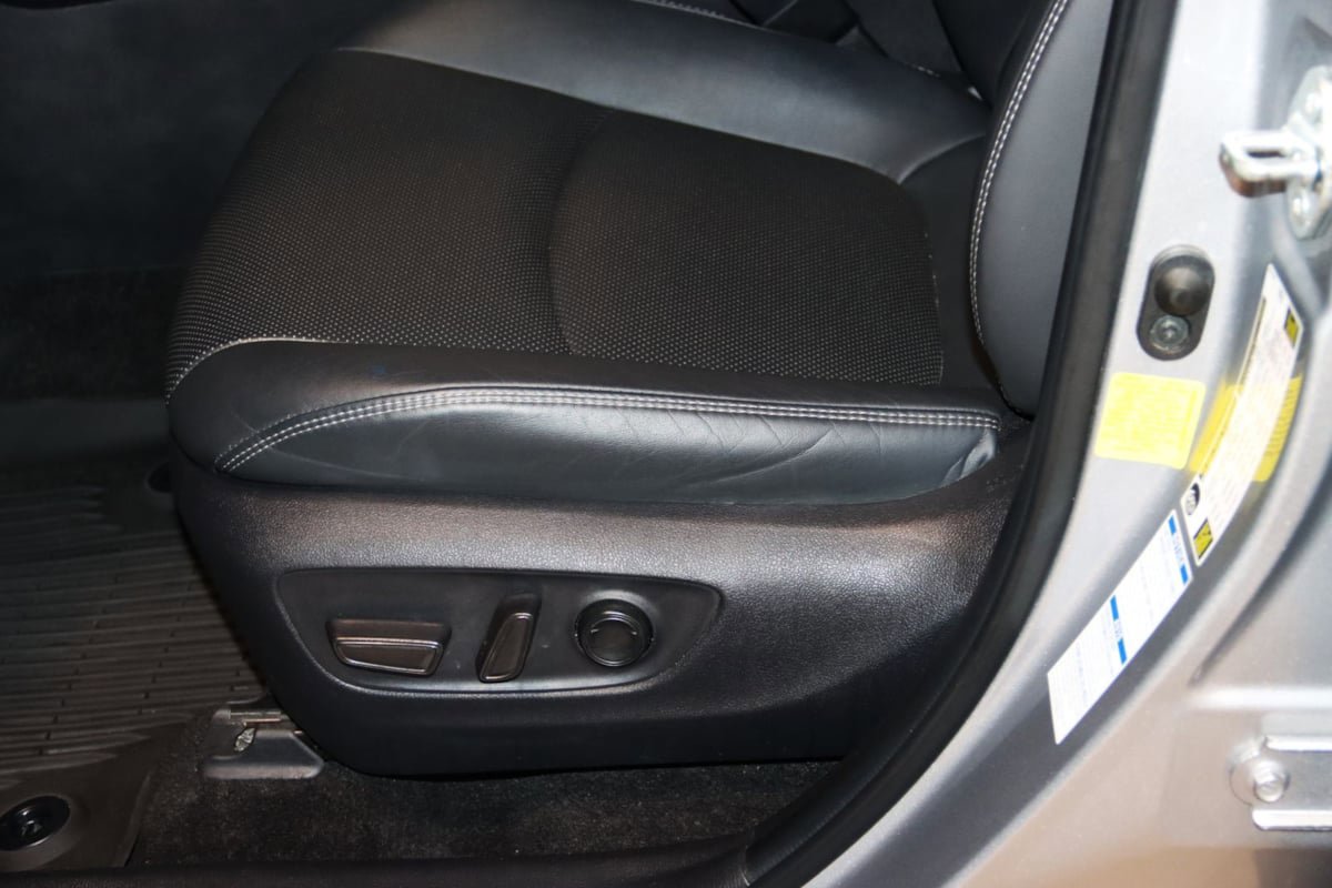 Used 2022 Toyota RAV4 Limited AWD/4WD image 33