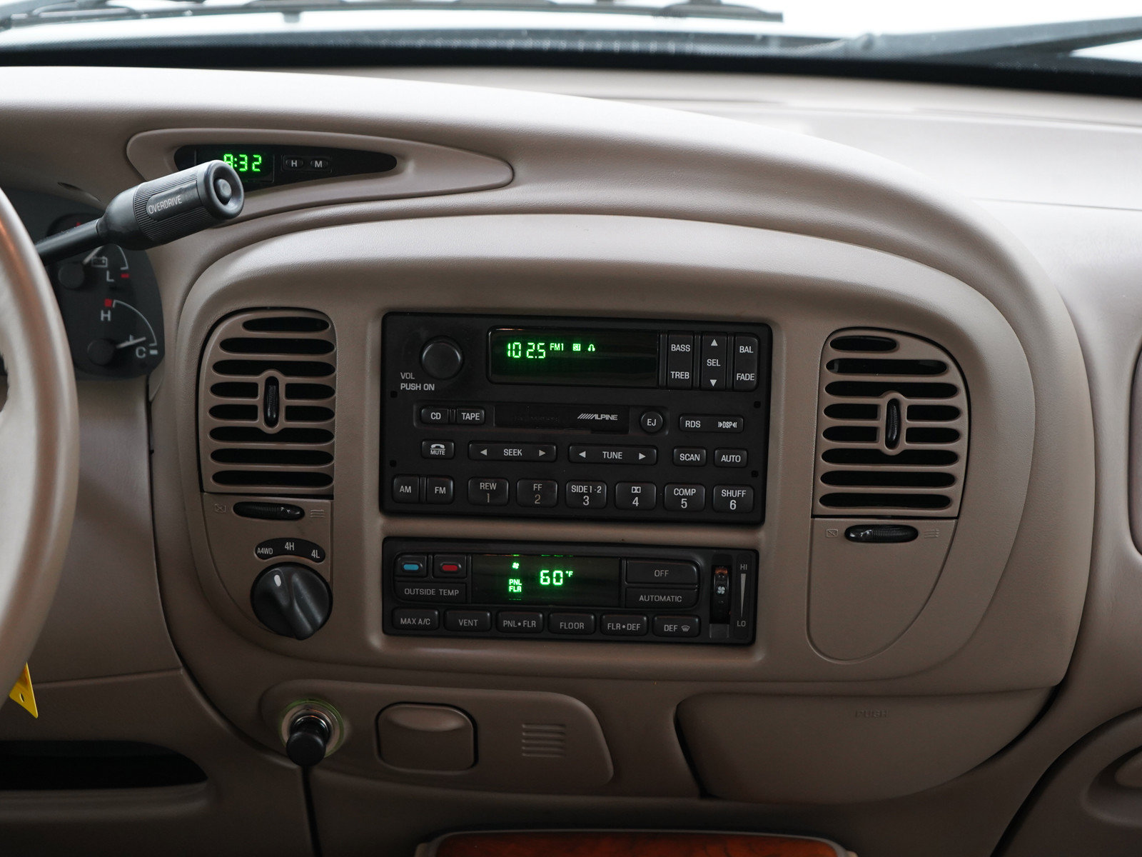 Used 2002 Lincoln Navigator 4WD image 15