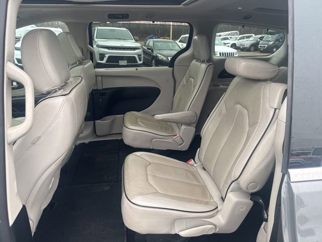 Used 2021 Chrysler Pacifica Limited w/ Premium & Safety Sphere Group image 13