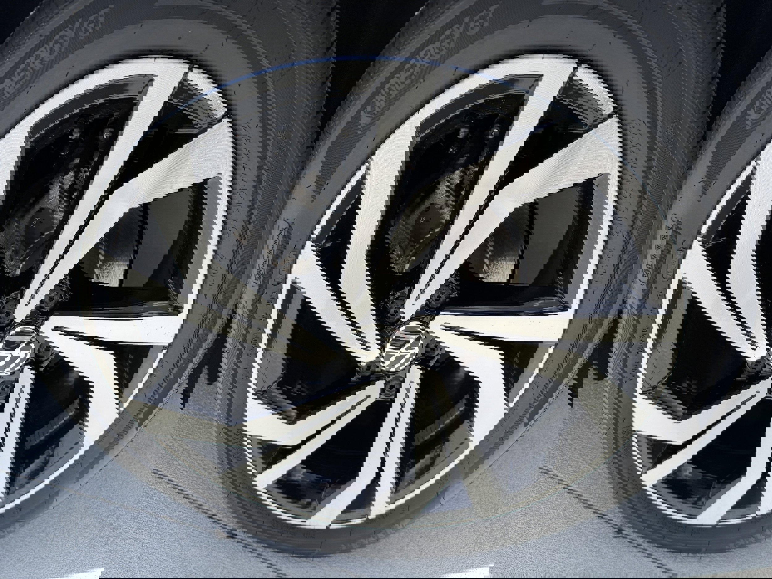 New 2025 Volkswagen Jetta SEL image 32