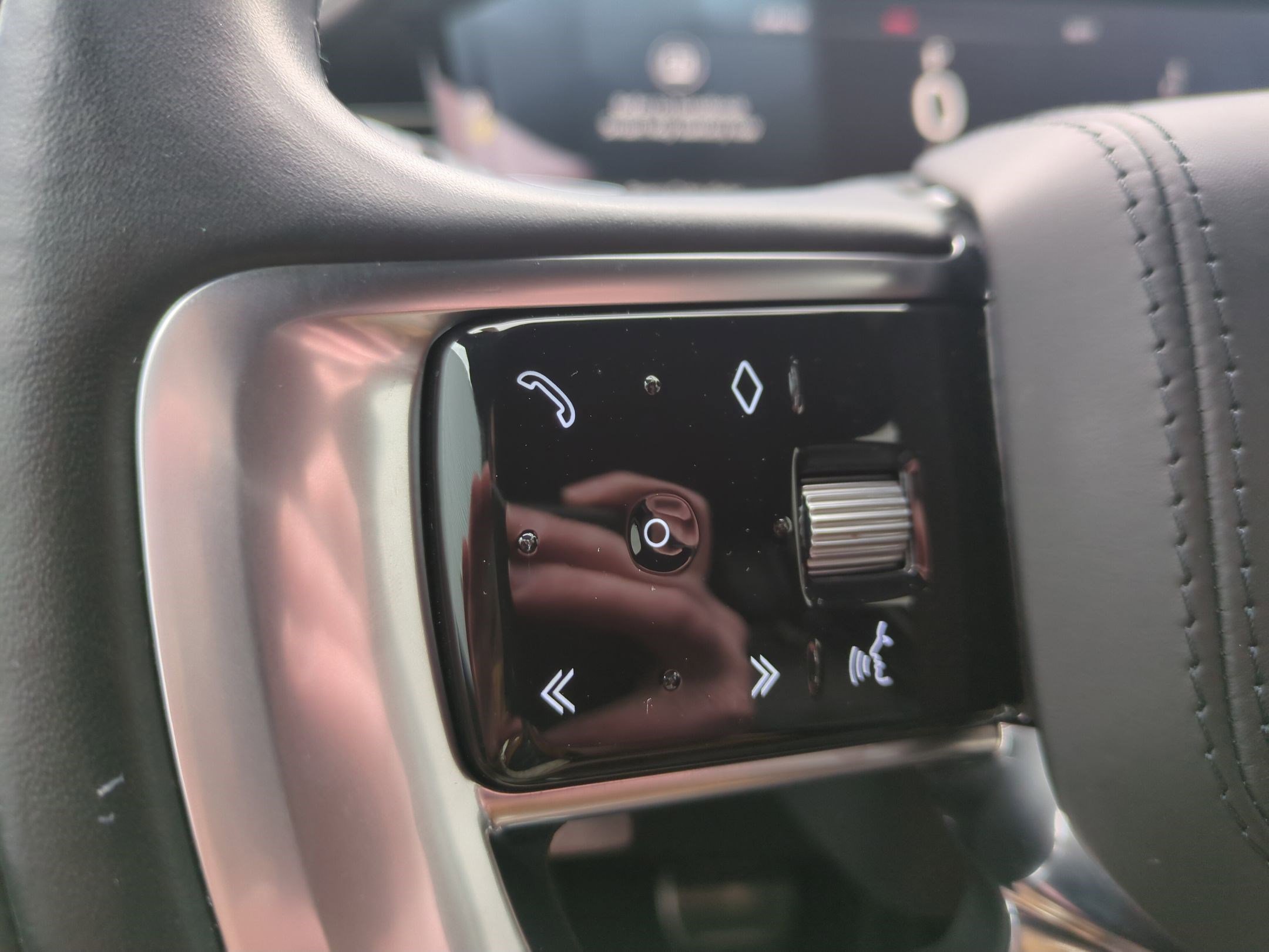 Used 2023 Land Rover Range Rover Autobiography image 16