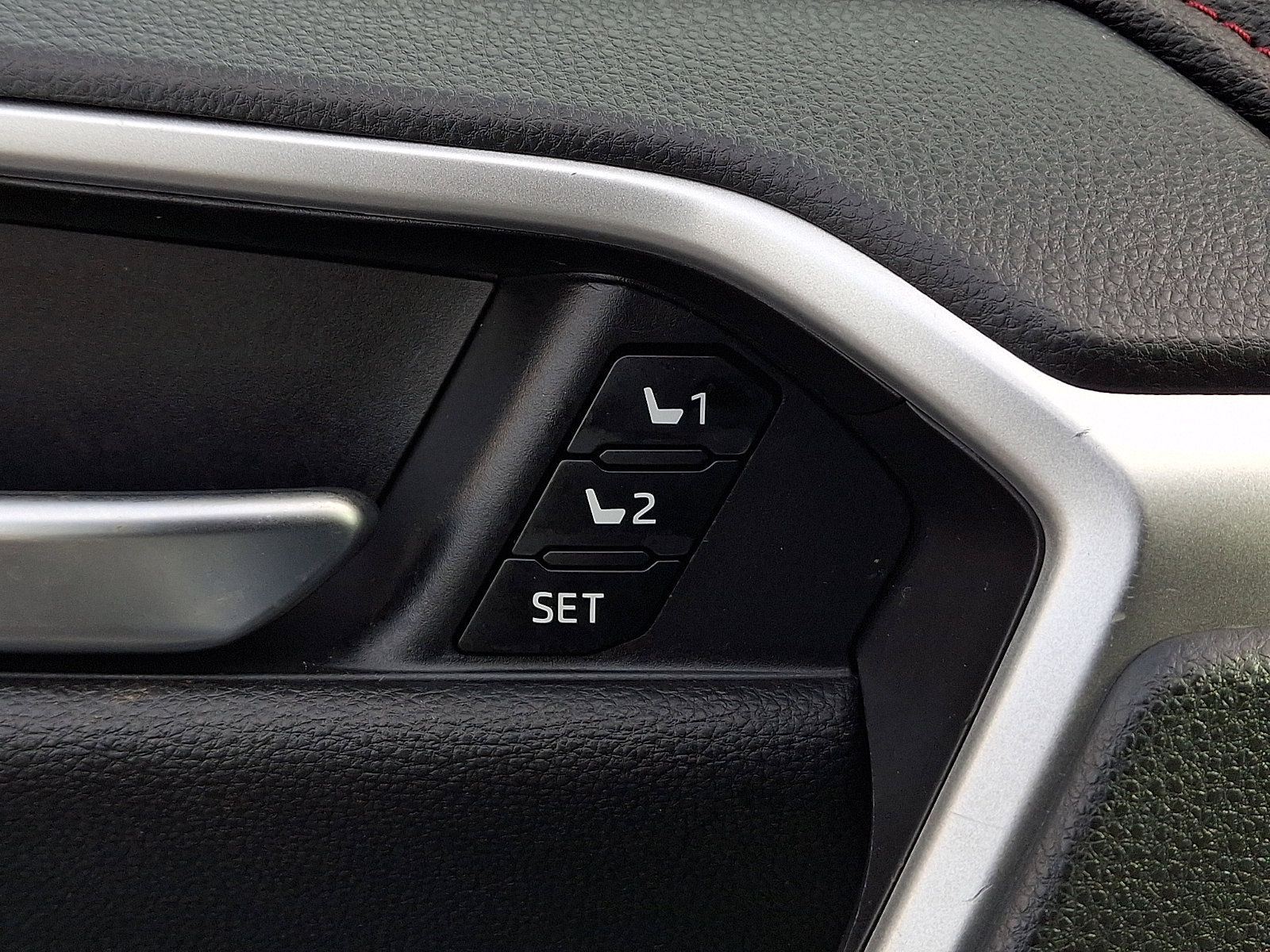 Used 2024 Toyota RAV4 XSE w/ Premium Package image 28