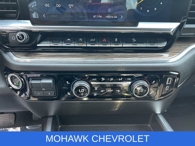 Used 2023 Chevrolet Silverado 1500 RST AWD/4WD image 18