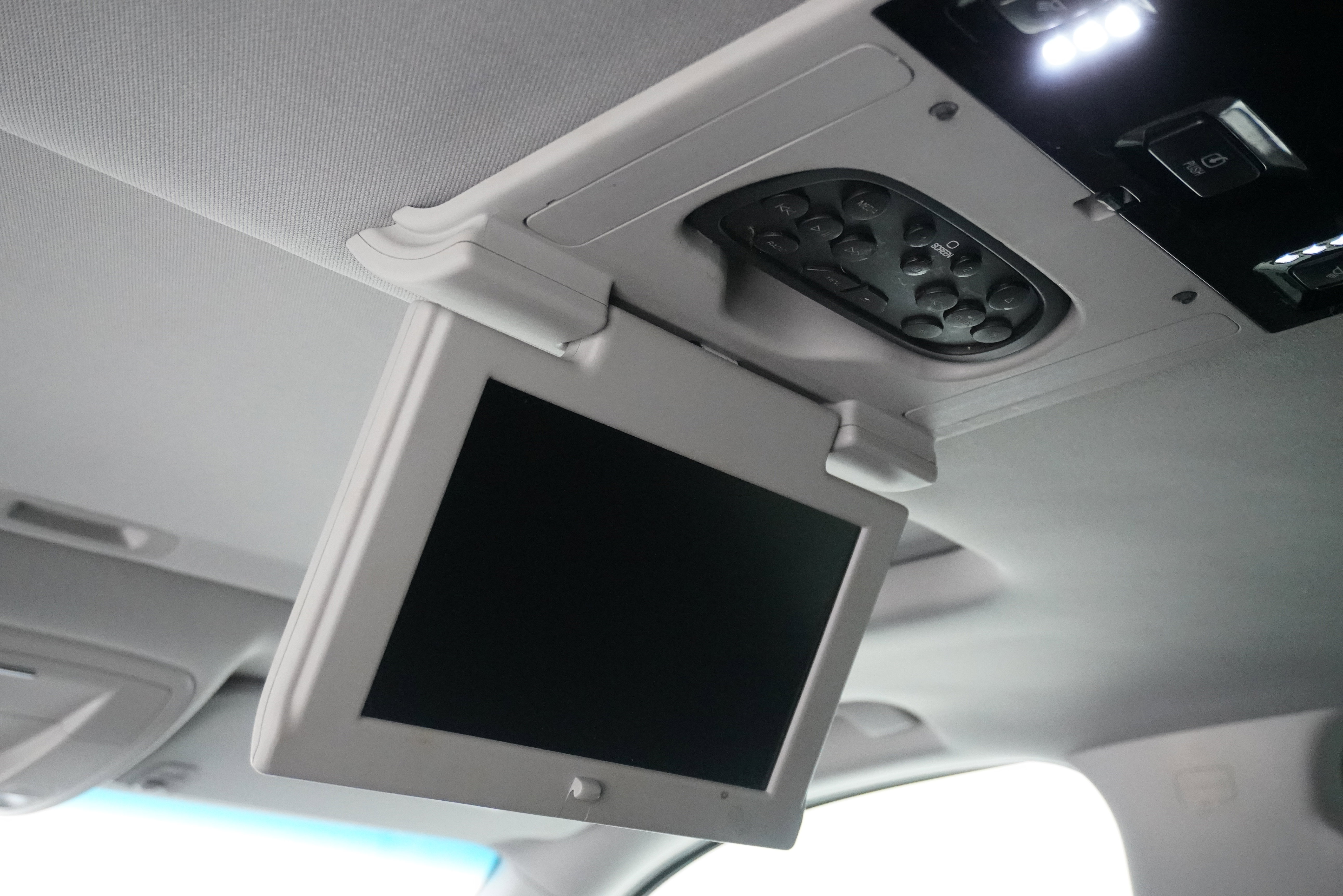 Used 2016 Chevrolet Suburban LTZ image 14
