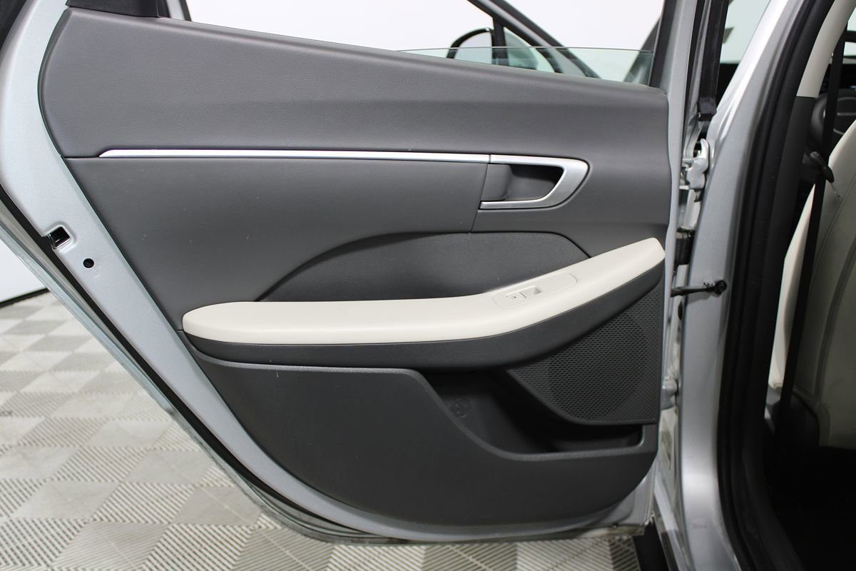 Used 2025 Hyundai Sonata SEL FWD image 26