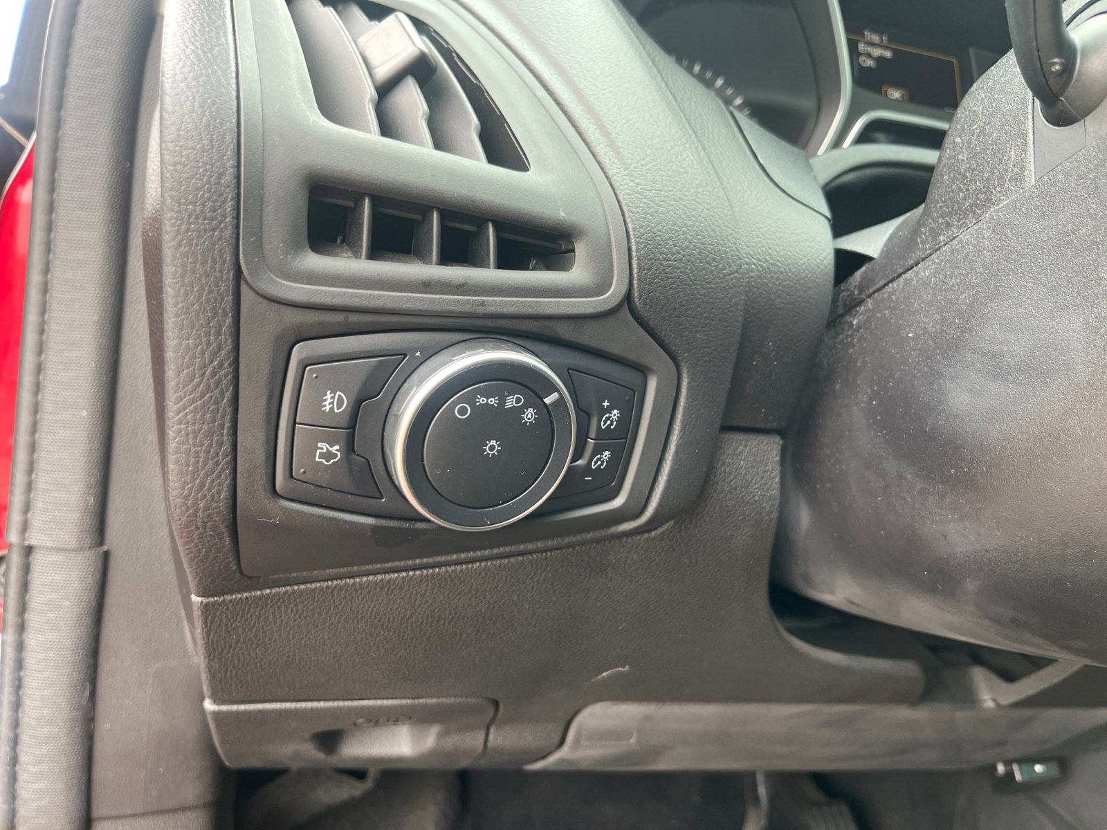 Used 2017 Ford Focus SEL image 33