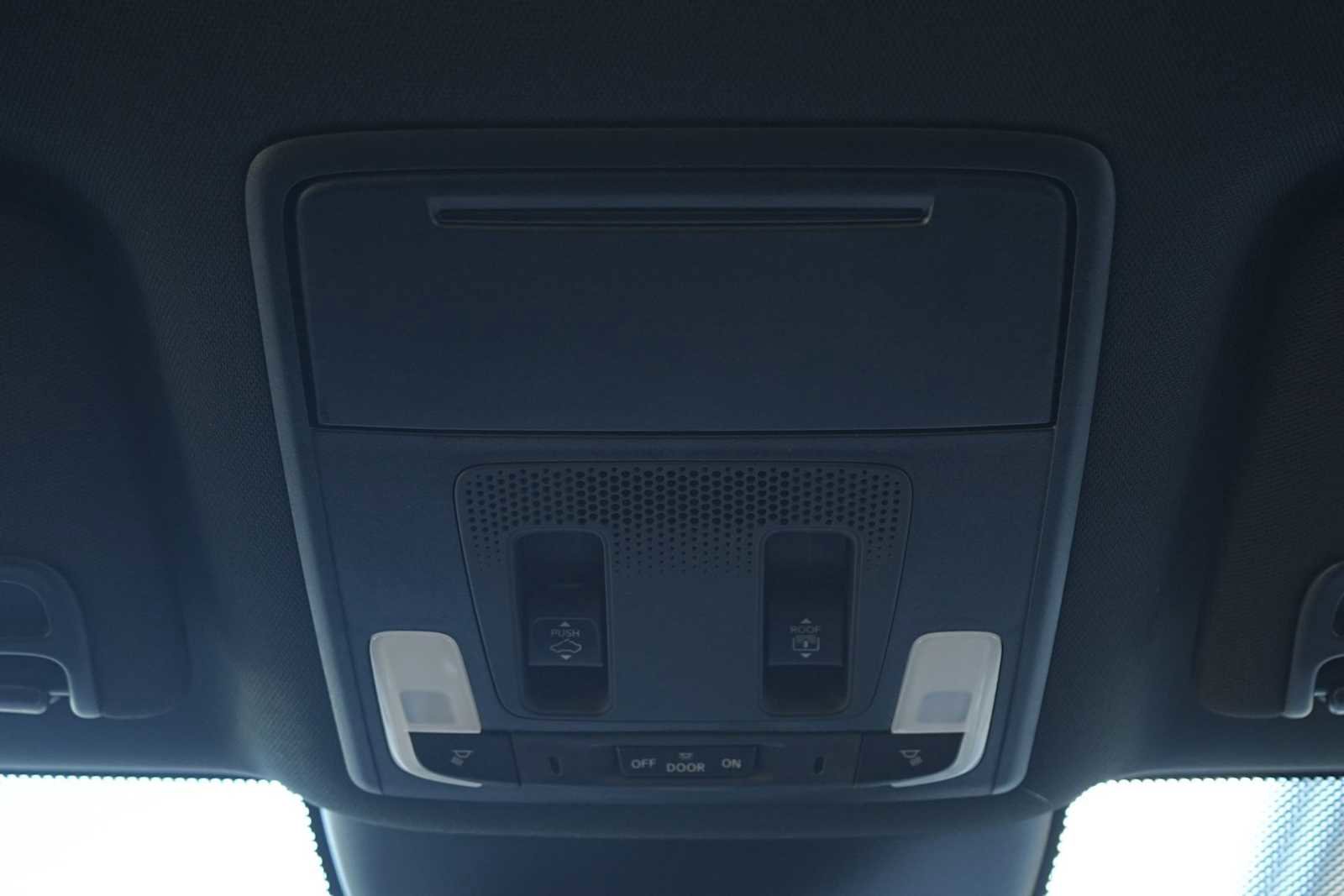 Used 2025 Honda Pilot TrailSport image 23