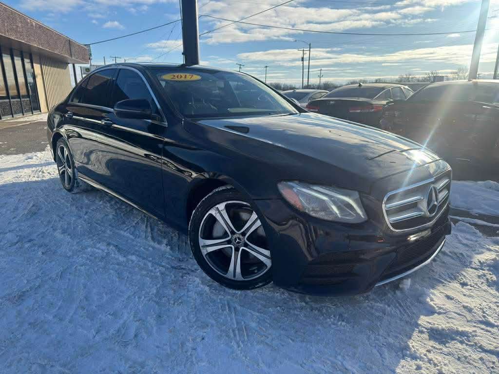 Used 2017 Mercedes-Benz E 300 4MATIC image 2