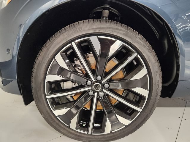 New 2026 Volvo XC60 T8 Ultra w/ Protection Package Premier AWD/4WD image 8