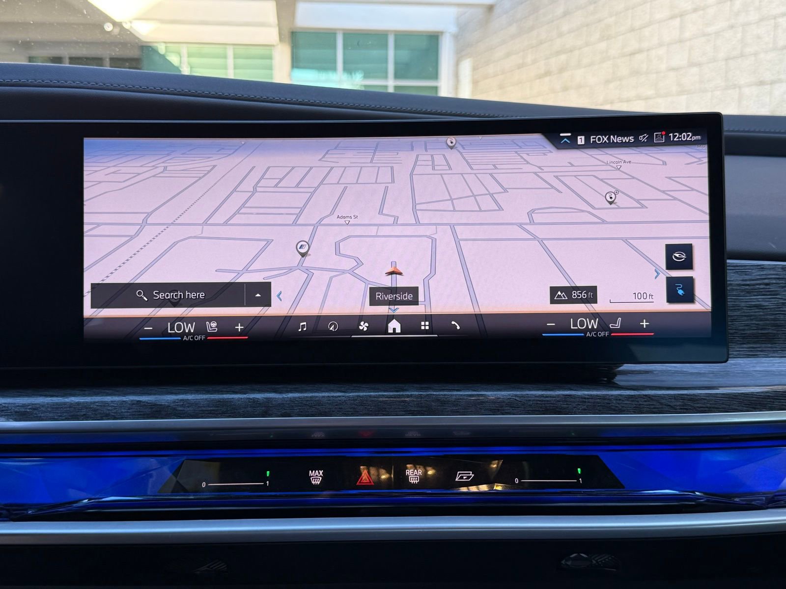 Used 2025 BMW i7 eDrive50 w/ M Sport Package image 30