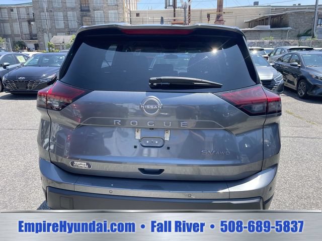 Used 2024 Nissan Rogue SV AWD/4WD image 4