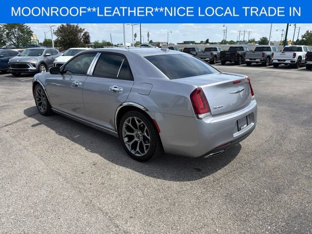 Used 2018 Chrysler 300 S w/ 300S Premium Group RWD image 9