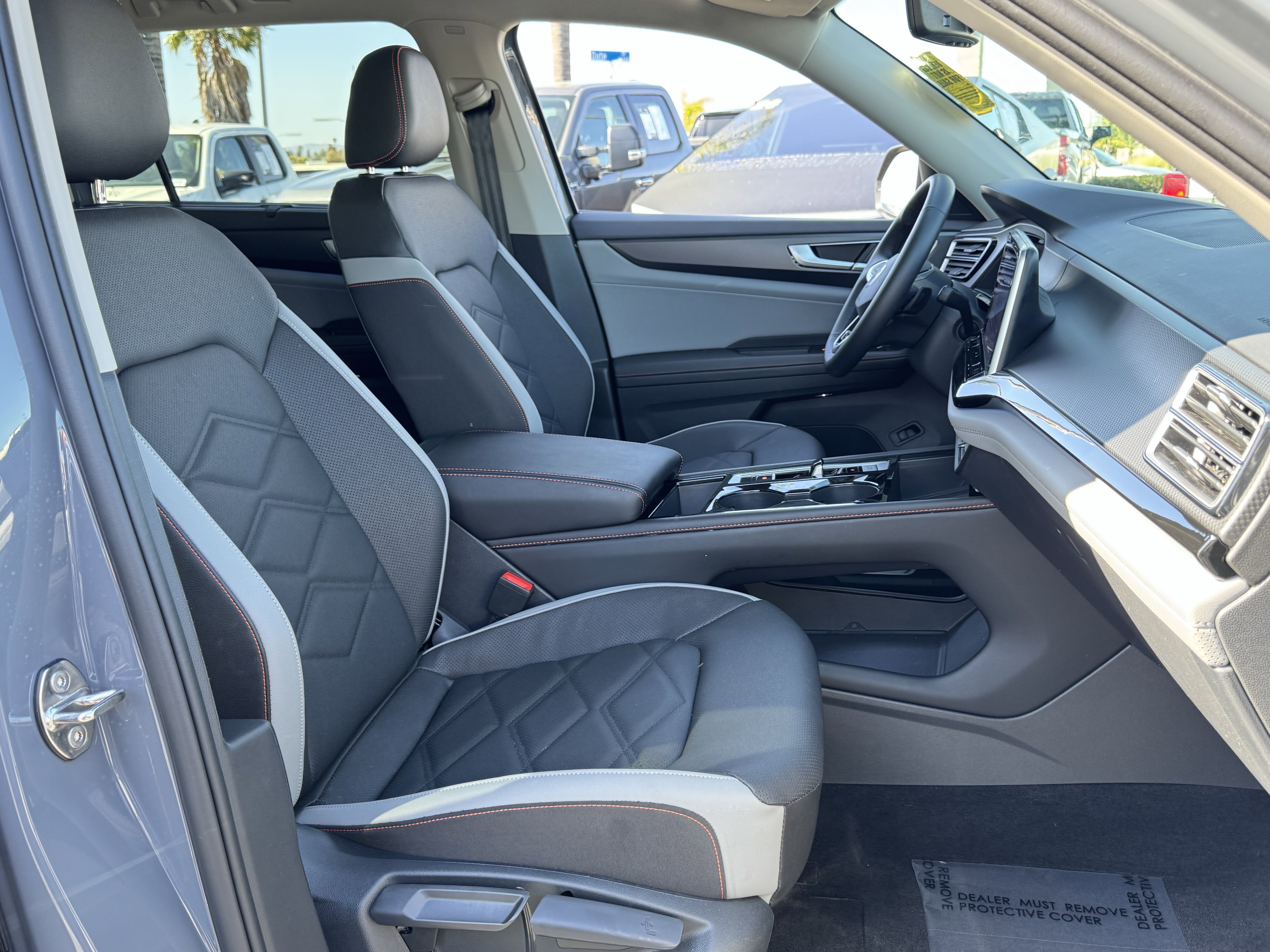 Used 2026 Volkswagen Atlas Peak Edition image 39