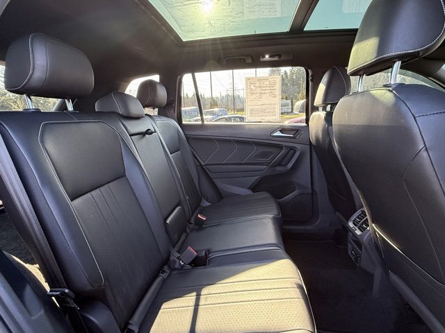 Used 2022 Volkswagen Tiguan SE R-Line image 23