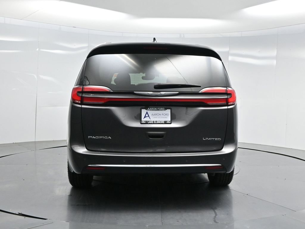 Used 2023 Chrysler Pacifica Limited image 37