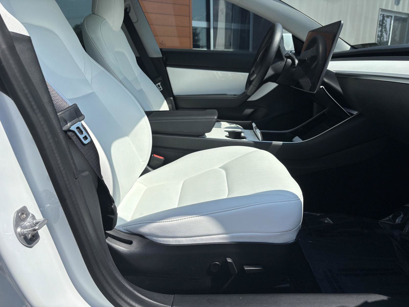 Used 2020 Tesla Model 3 Performance AWD/4WD image 16