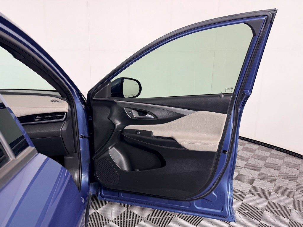 Used 2025 Buick Envista Avenir FWD image 44