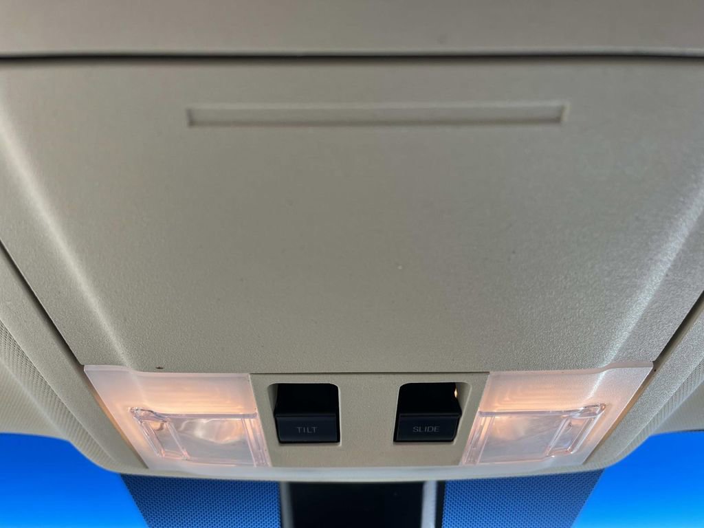 Used 2019 Ford Taurus Limited image 16