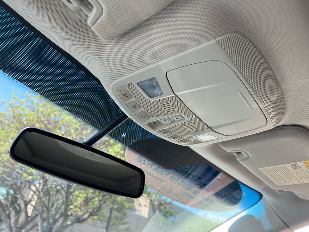 Used 2017 Ford Edge Titanium w/ Equipment Group 301A AWD/4WD image 23