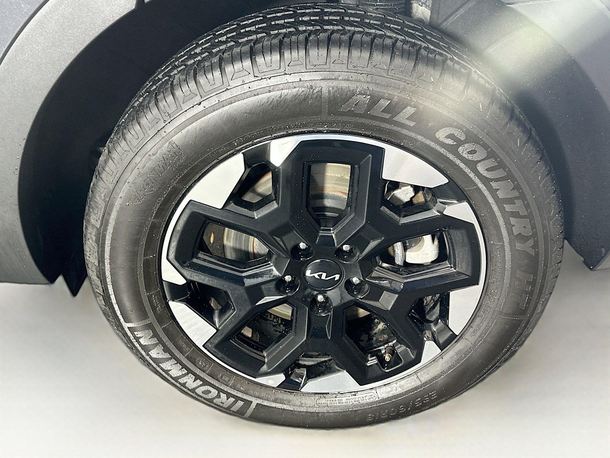 Used 2024 Kia Sorento S image 11