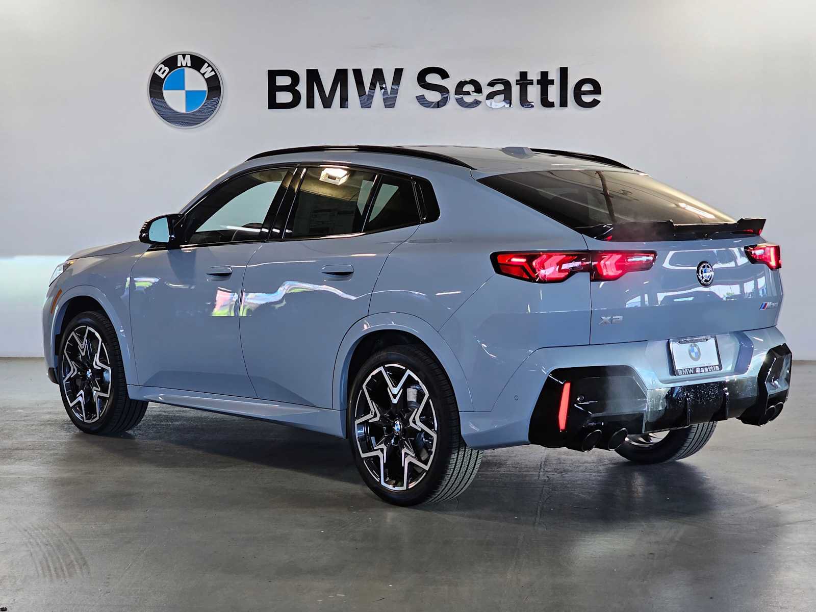 New 2026 BMW X2 M35i w/ Technology Package AWD/4WD image 4