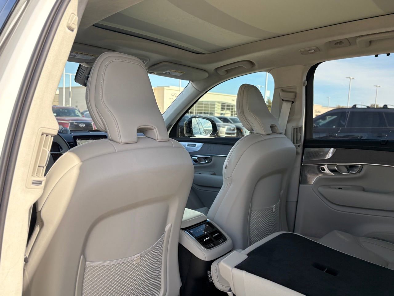 New 2026 Volvo XC90 B6 Ultra w/ Lounge Package image 23