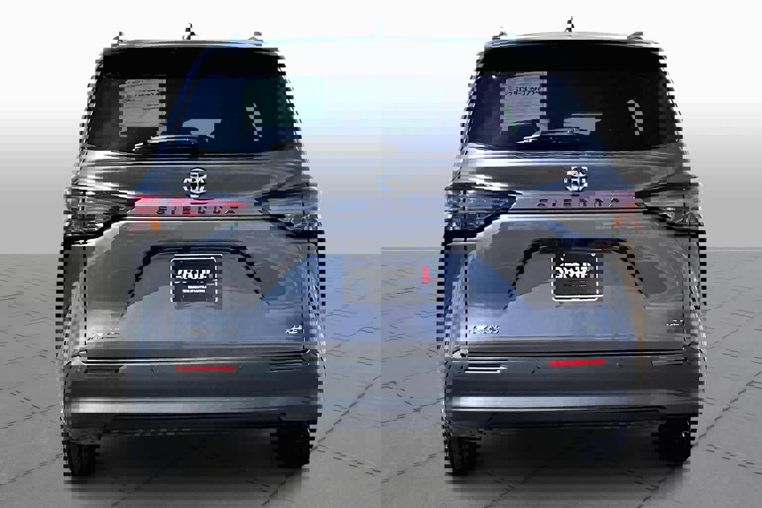 Certified 2025 Toyota Sienna XLE w/ XLE Plus Package image 5