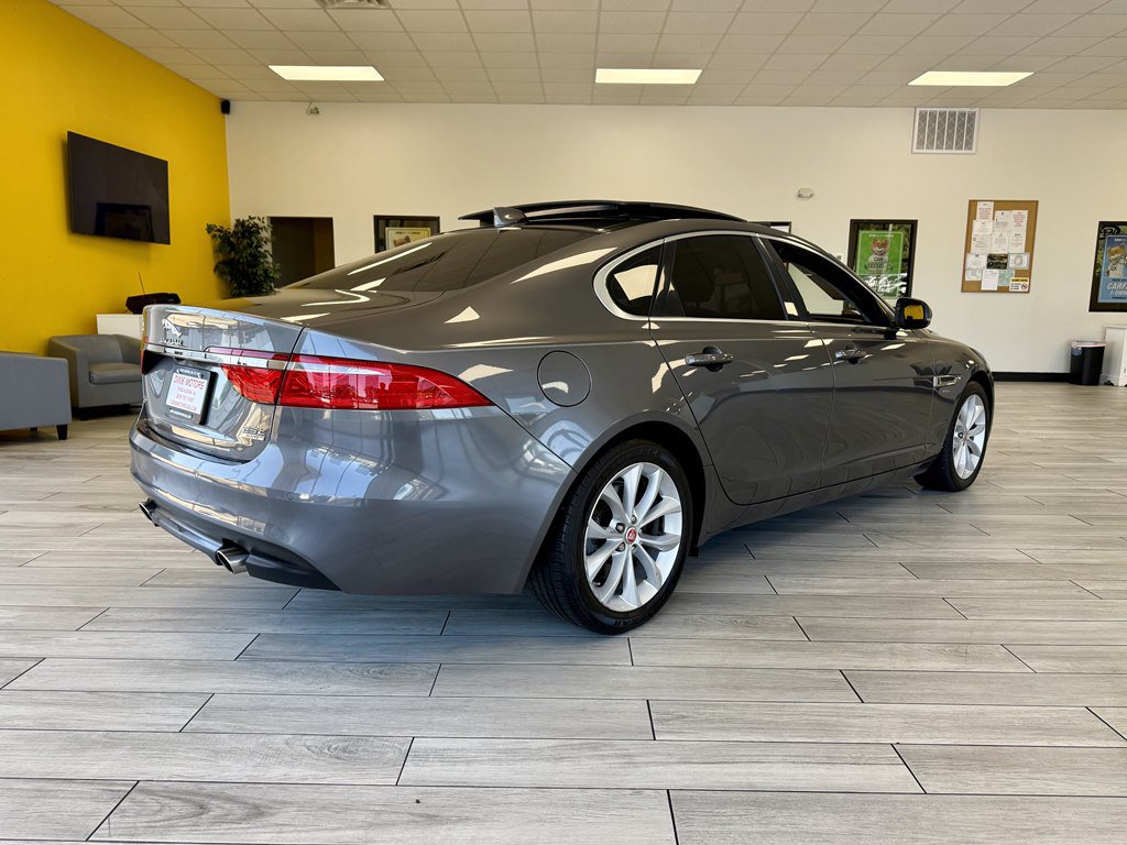 Used 2018 Jaguar XF Premium AWD/4WD image 6