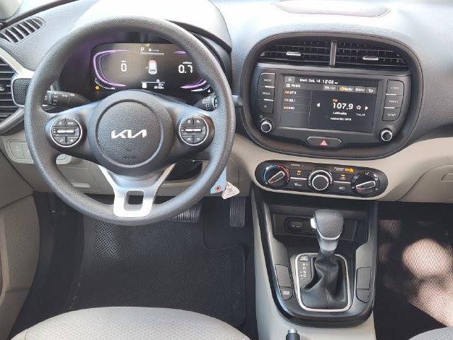 Used 2025 Kia Soul LX w/ LX Technology Package FWD image 27