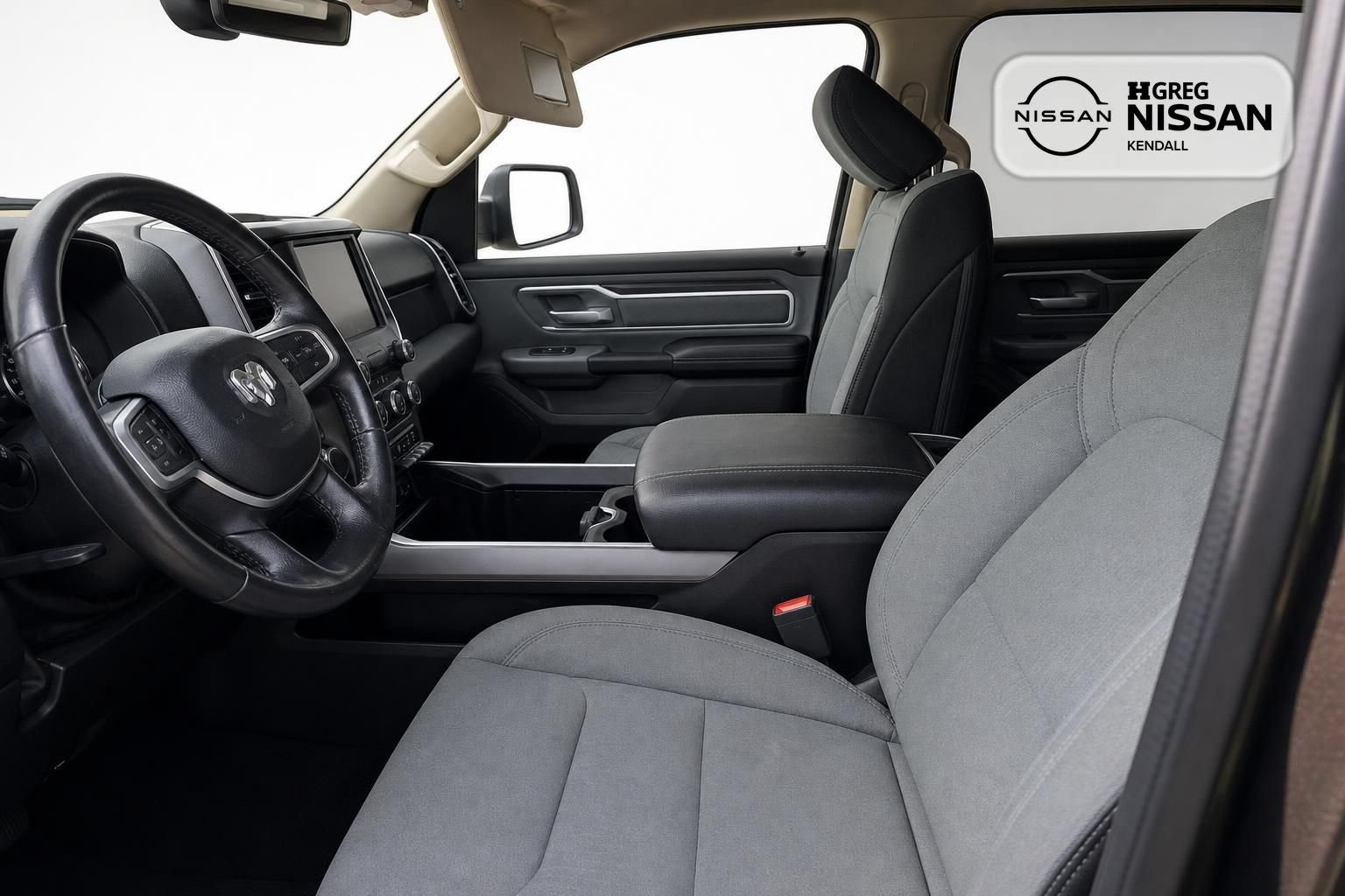 Used 2020 RAM 1500 4x4 Crew Cab image 7
