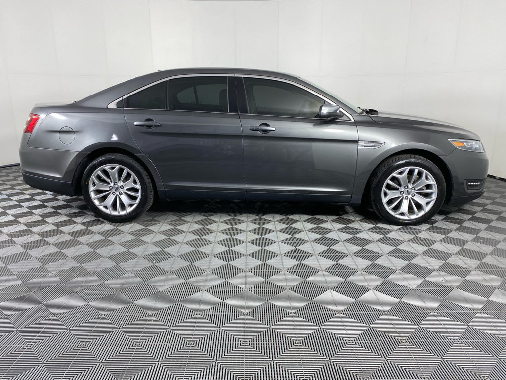Used 2015 Ford Taurus Limited w/ Equipment Group 301A FWD image 13