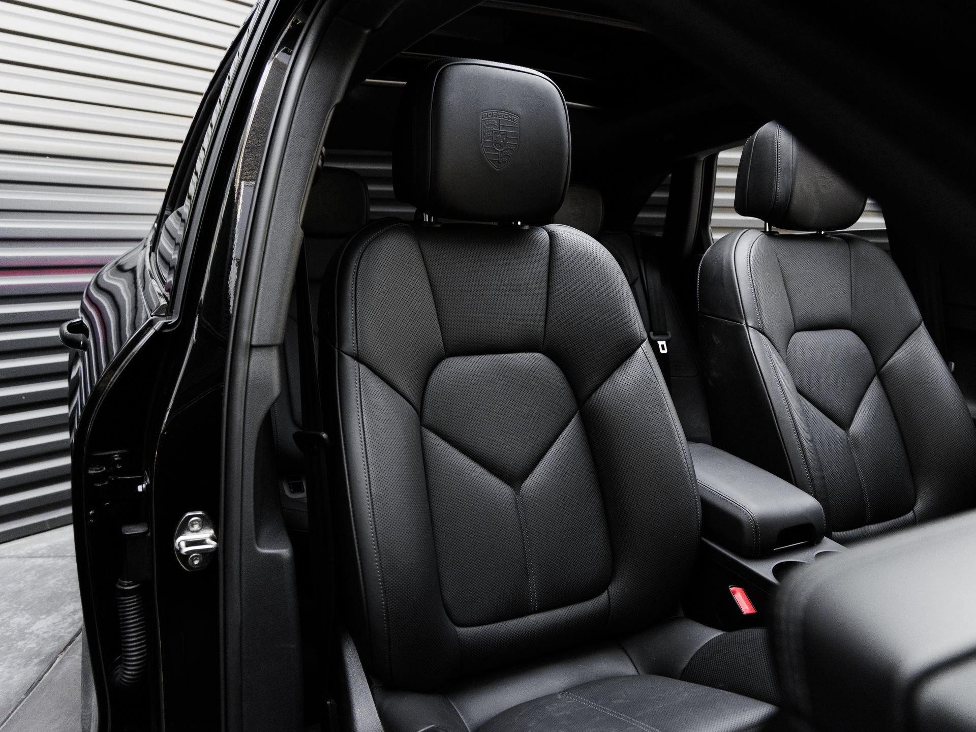 Certified 2026 Porsche Macan AWD/4WD image 37
