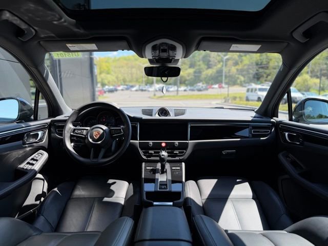 Used 2025 Porsche Macan AWD/4WD image 26