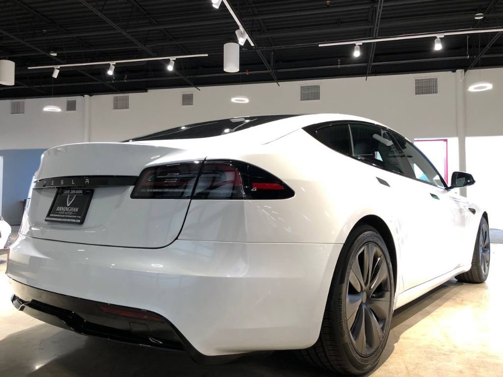 Used 2024 Tesla Model S image 12