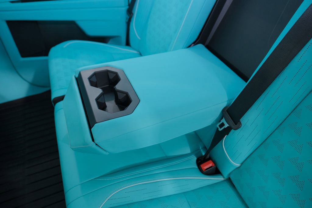 Used 2025 Tesla Cybertruck AWD Crew Cab image 34