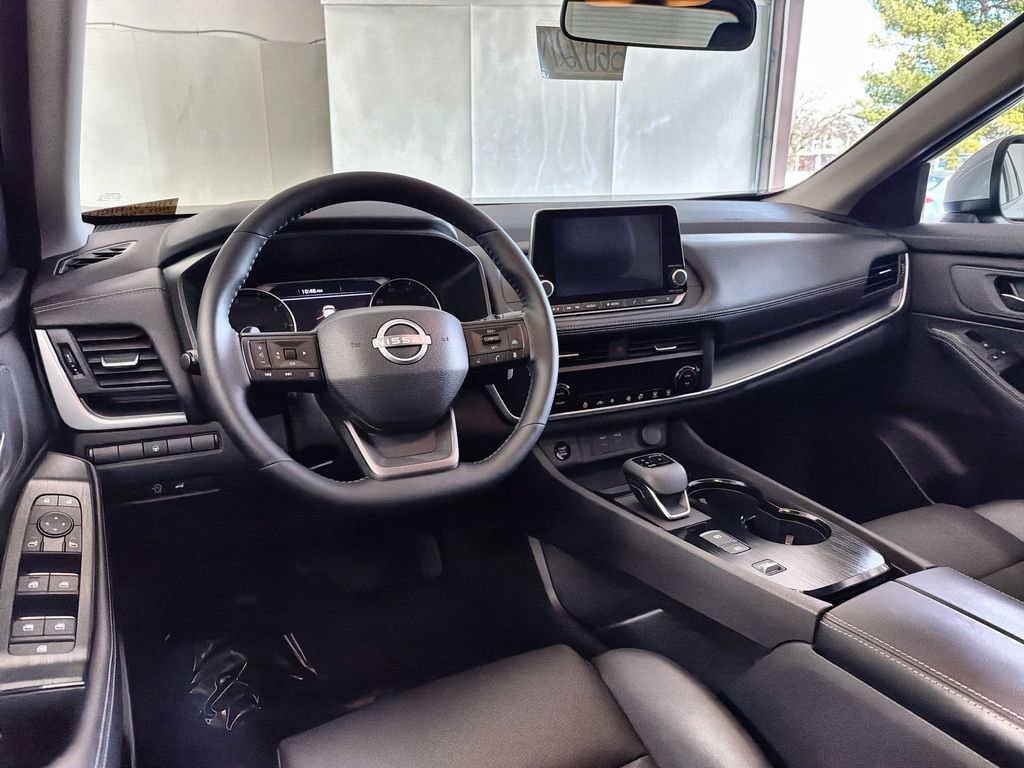 Certified 2025 Nissan Rogue SV w/ SV Premium Package image 19