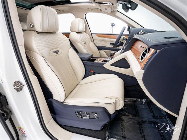 Used 2024 Bentley Bentayga AWD/4WD image 38