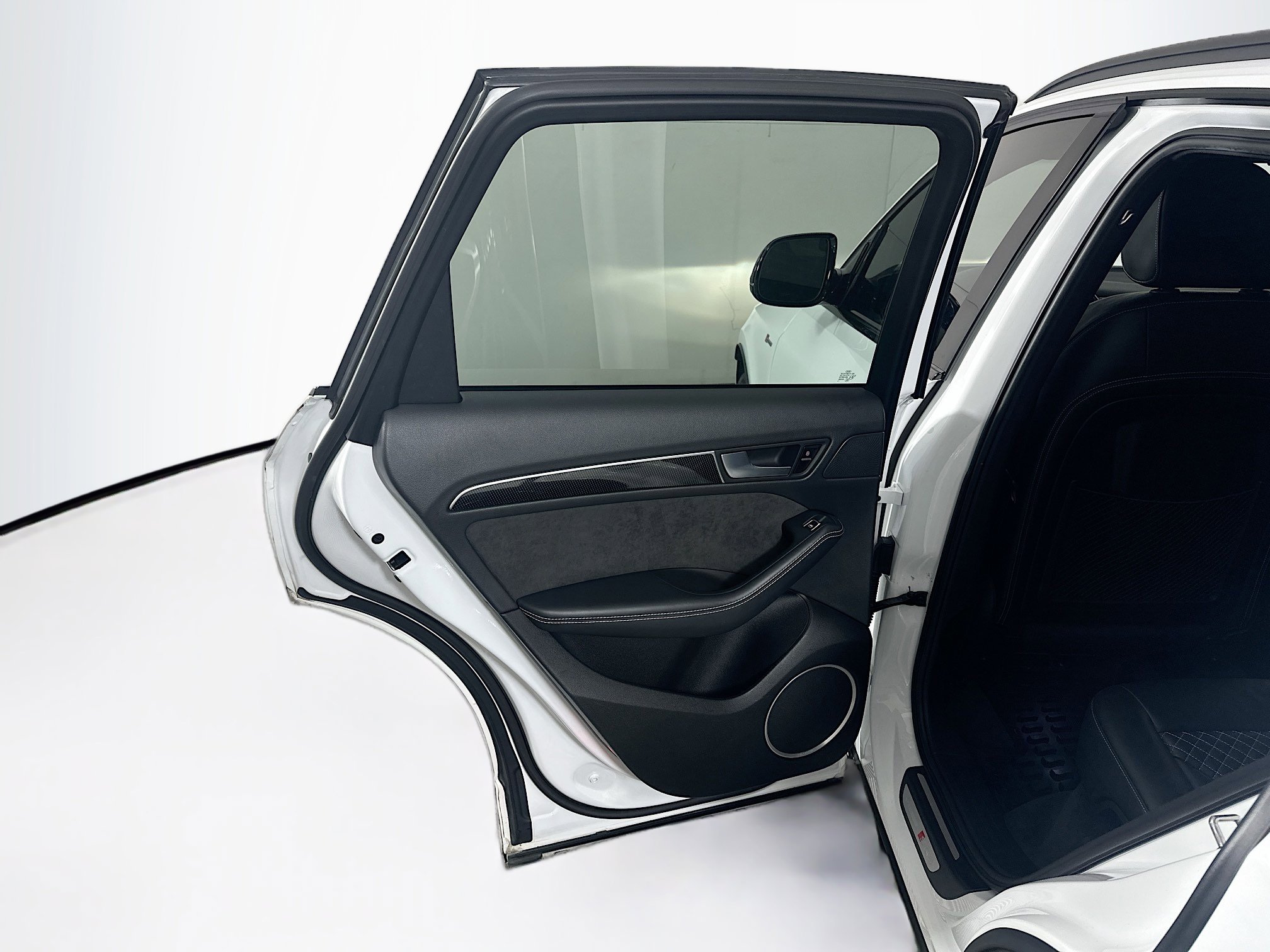 Used 2017 Audi SQ5 Premium Plus w/ Technology Package image 27