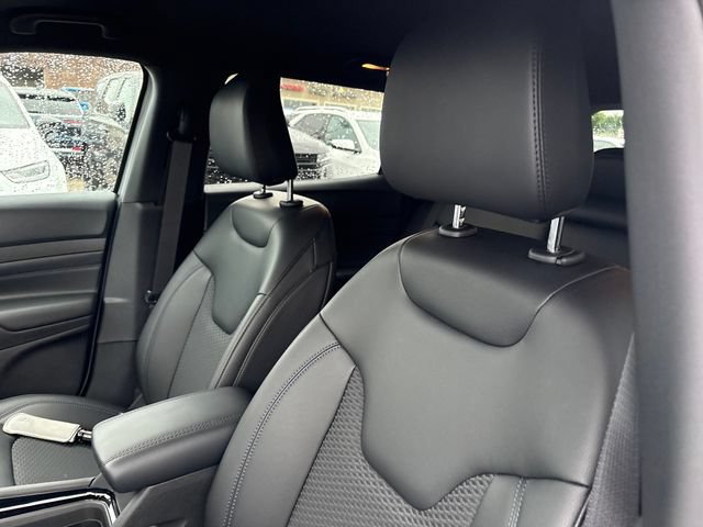 New 2026 Jeep Compass Latitude AWD/4WD image 9