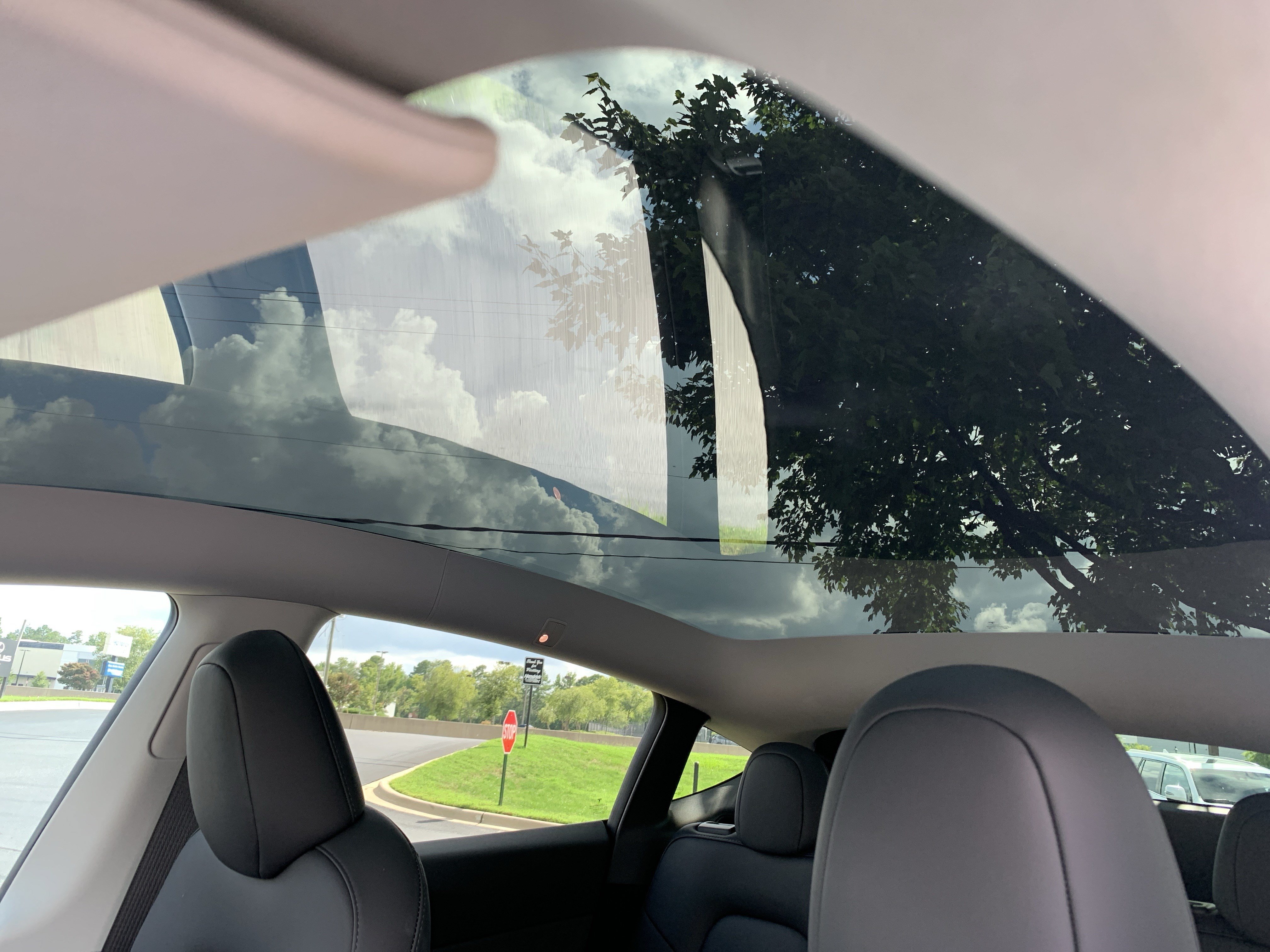 Used 2025 Tesla Model Y Long Range RWD image 28