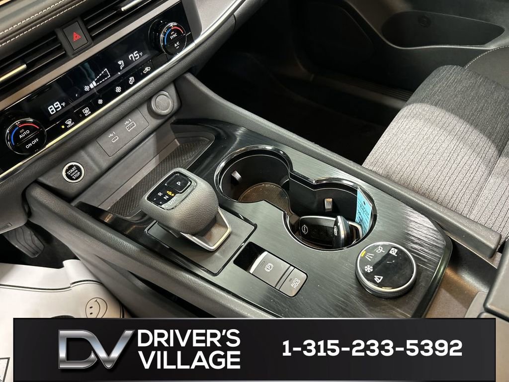 Used 2023 Nissan Rogue SV AWD/4WD image 17