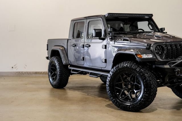 Used 2025 Jeep Gladiator Sport image 28