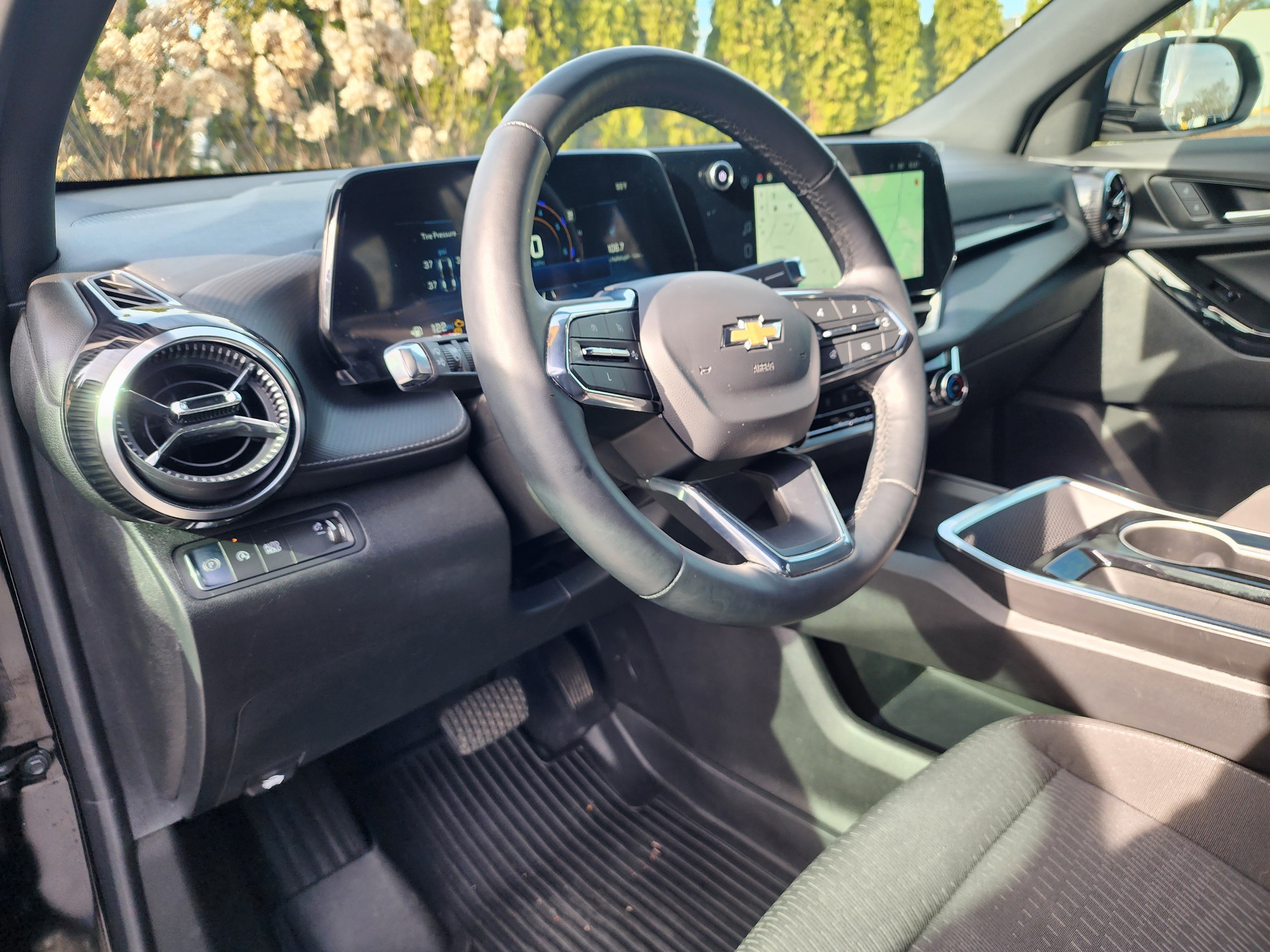 Used 2025 Chevrolet Equinox LT image 22