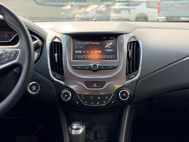 Used 2017 Chevrolet Cruze LT w/ LT Convenience Package FWD image 22