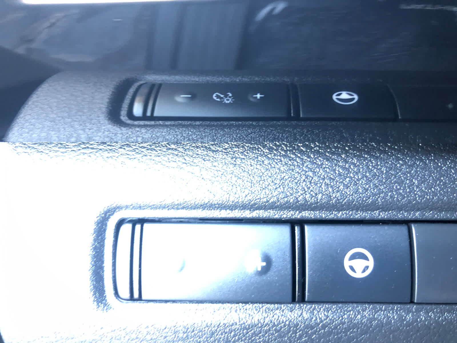 Used 2022 Nissan Pathfinder SV AWD/4WD image 11