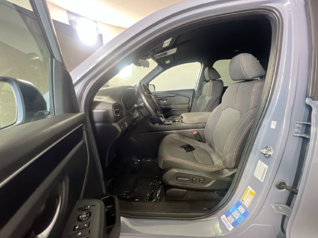 Used 2025 Honda Pilot Sport image 14