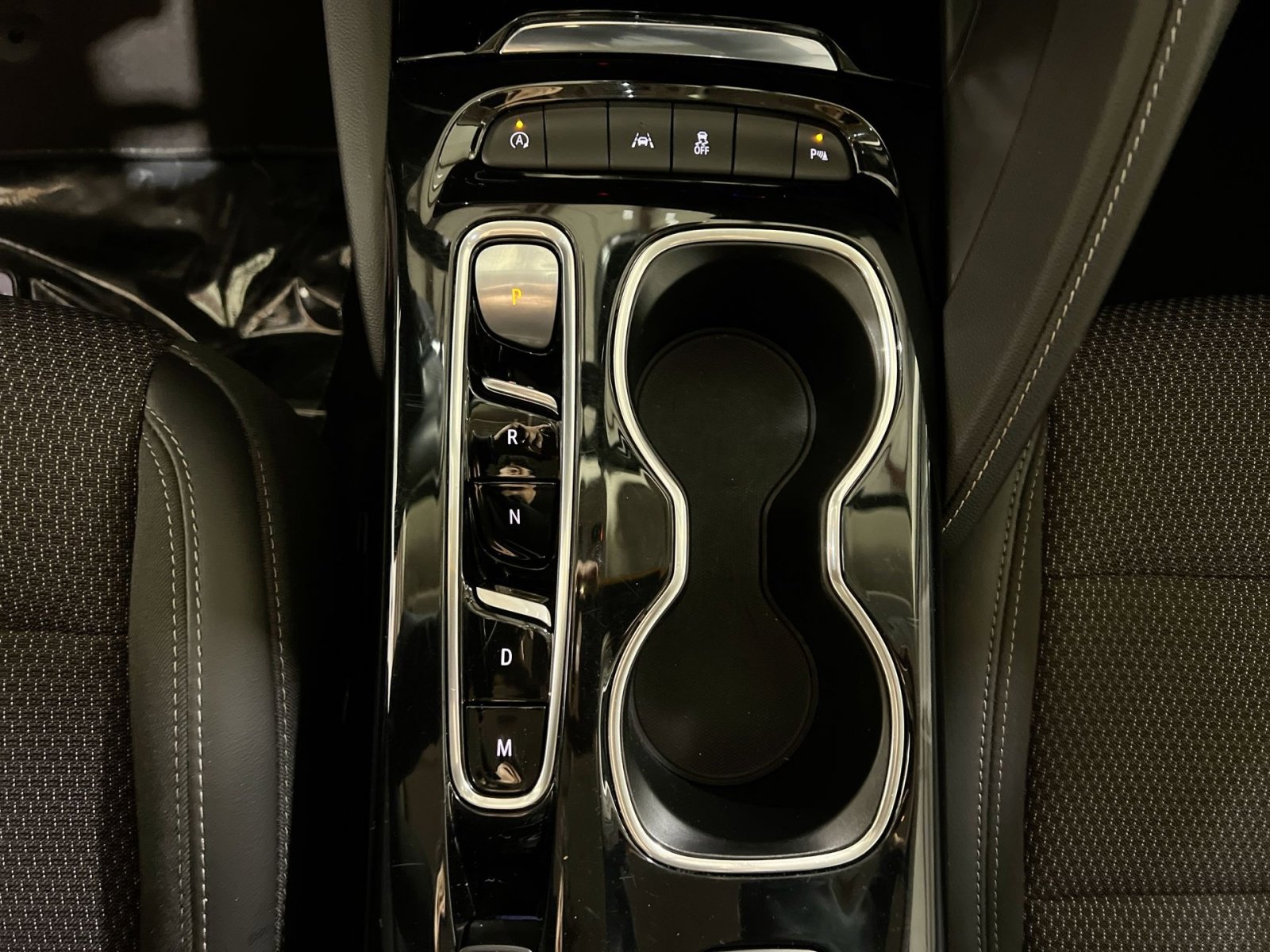 Used 2023 Buick Envision Preferred image 22