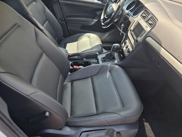 Used 2015 Volkswagen Golf S FWD image 22